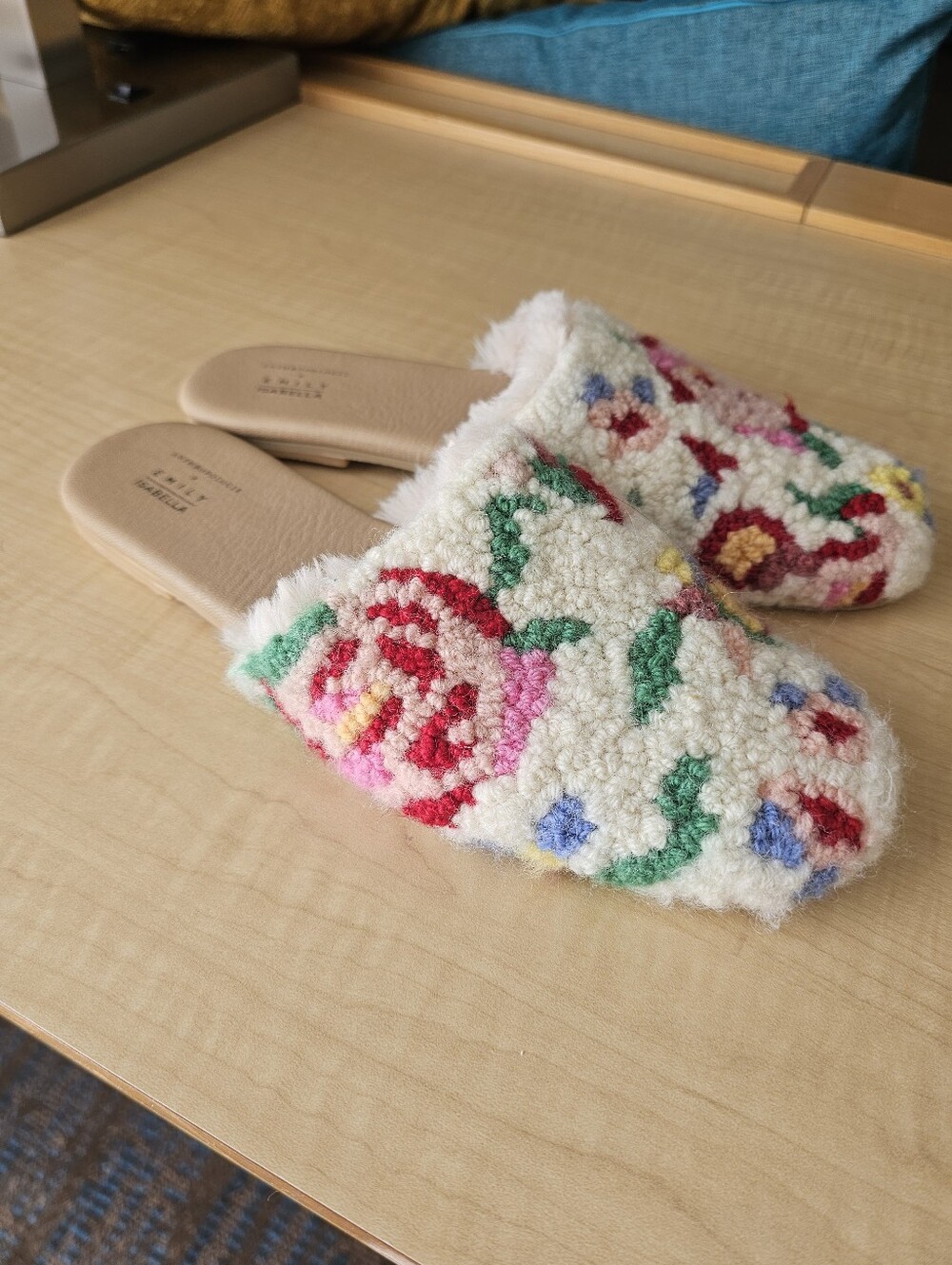 Anthropologie X Emily Isabella Sherpa Slippers Sz Med